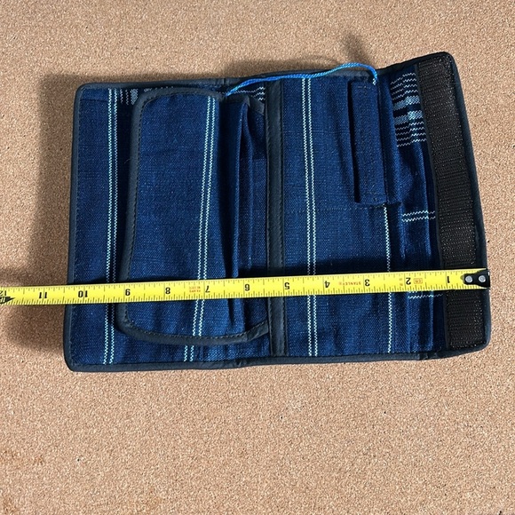 Floral Needlepoint foldable wallet- great condition​ - Picture 16 of 16